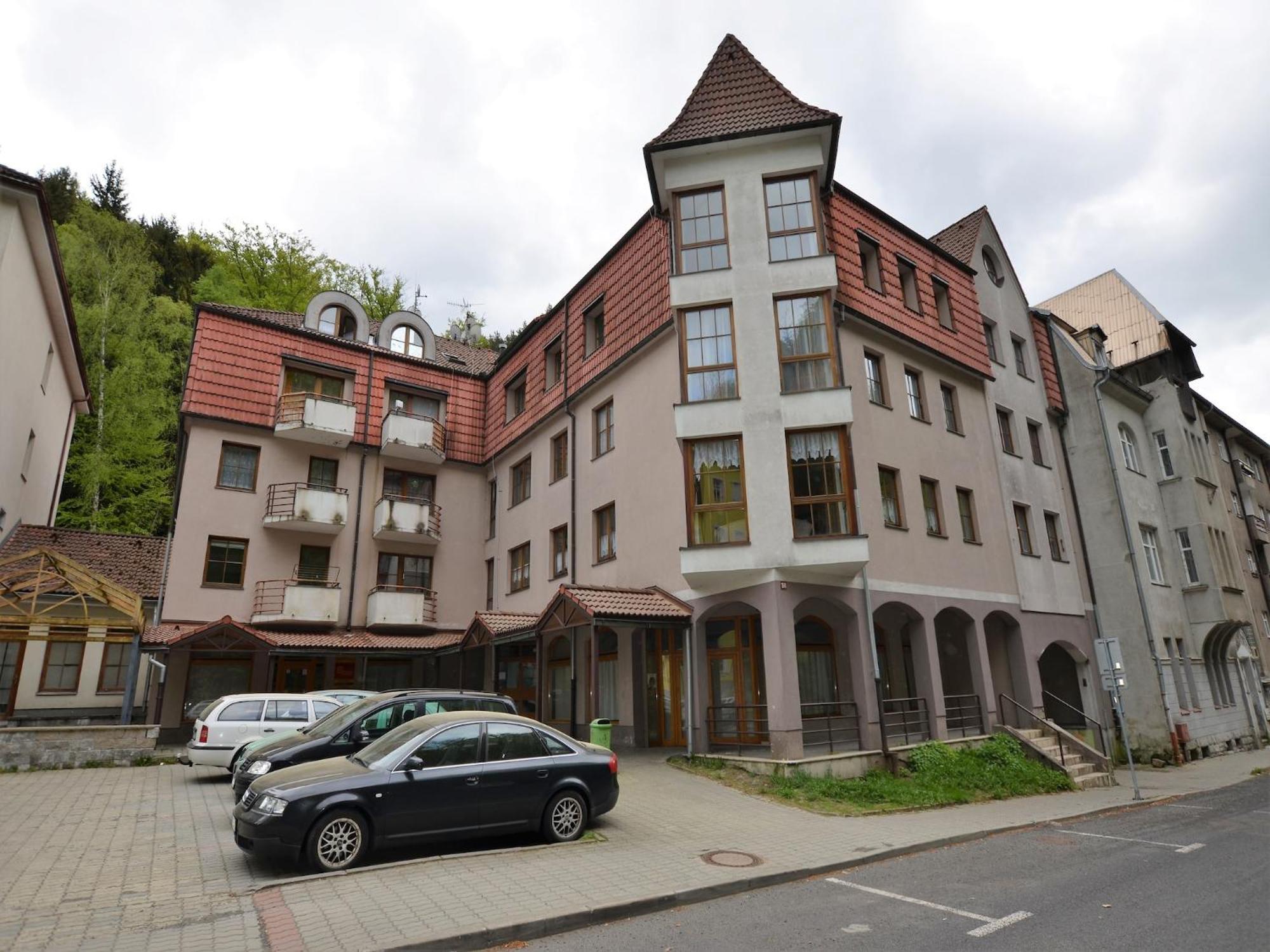 Snug Apartment In Jachymov Near Ski Area Exterior foto